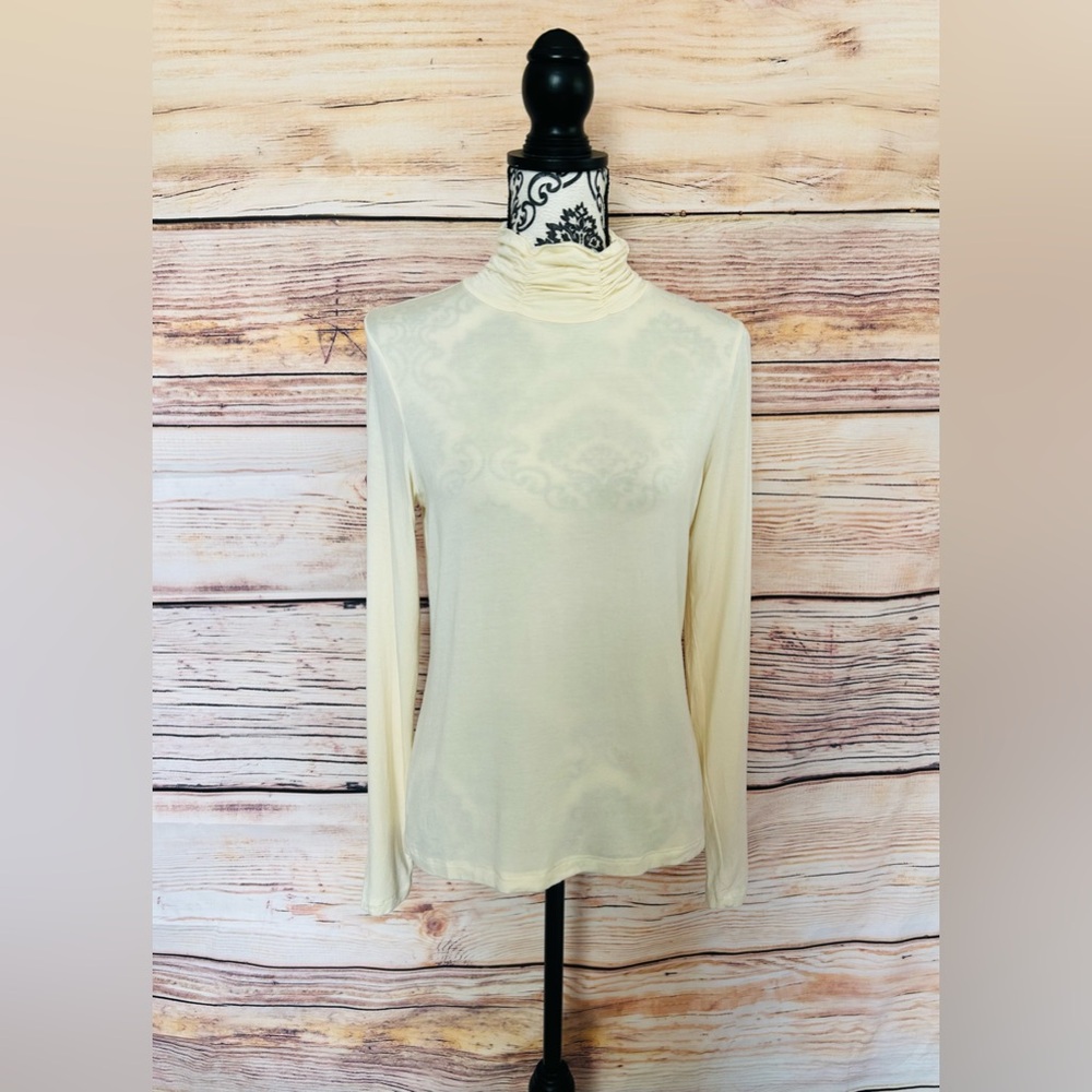 Jillian Nicole Women’s Ivory Long Sleeve Ruched Turtleneck Top Size M